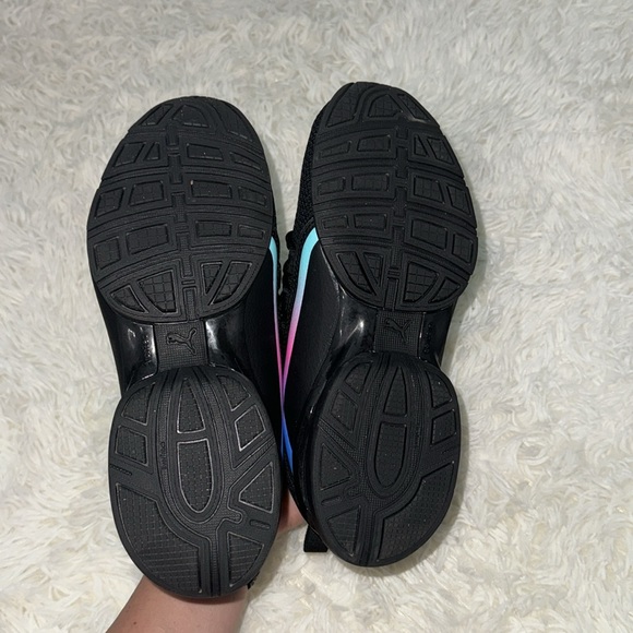 Pumas size 8.5 - Picture 3 of 5